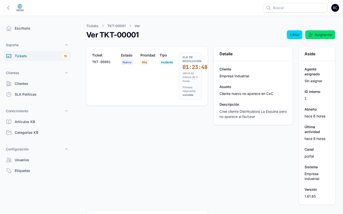 Detalle de ticket con conversación y trazabilidad